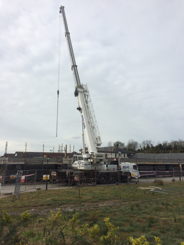 grove crane hire in clara